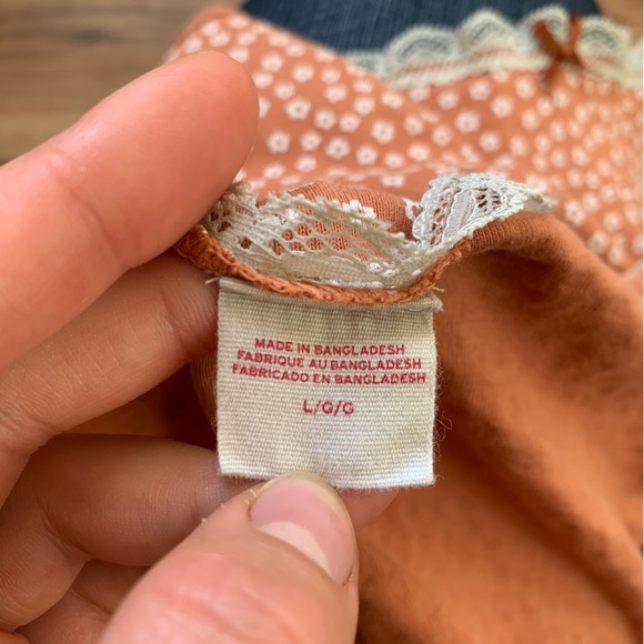 Levi’s Rust Lace Tank - Picture 7 of 15